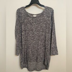 Lightweight Gray Oversized Sweater with 3/4 Sleeves